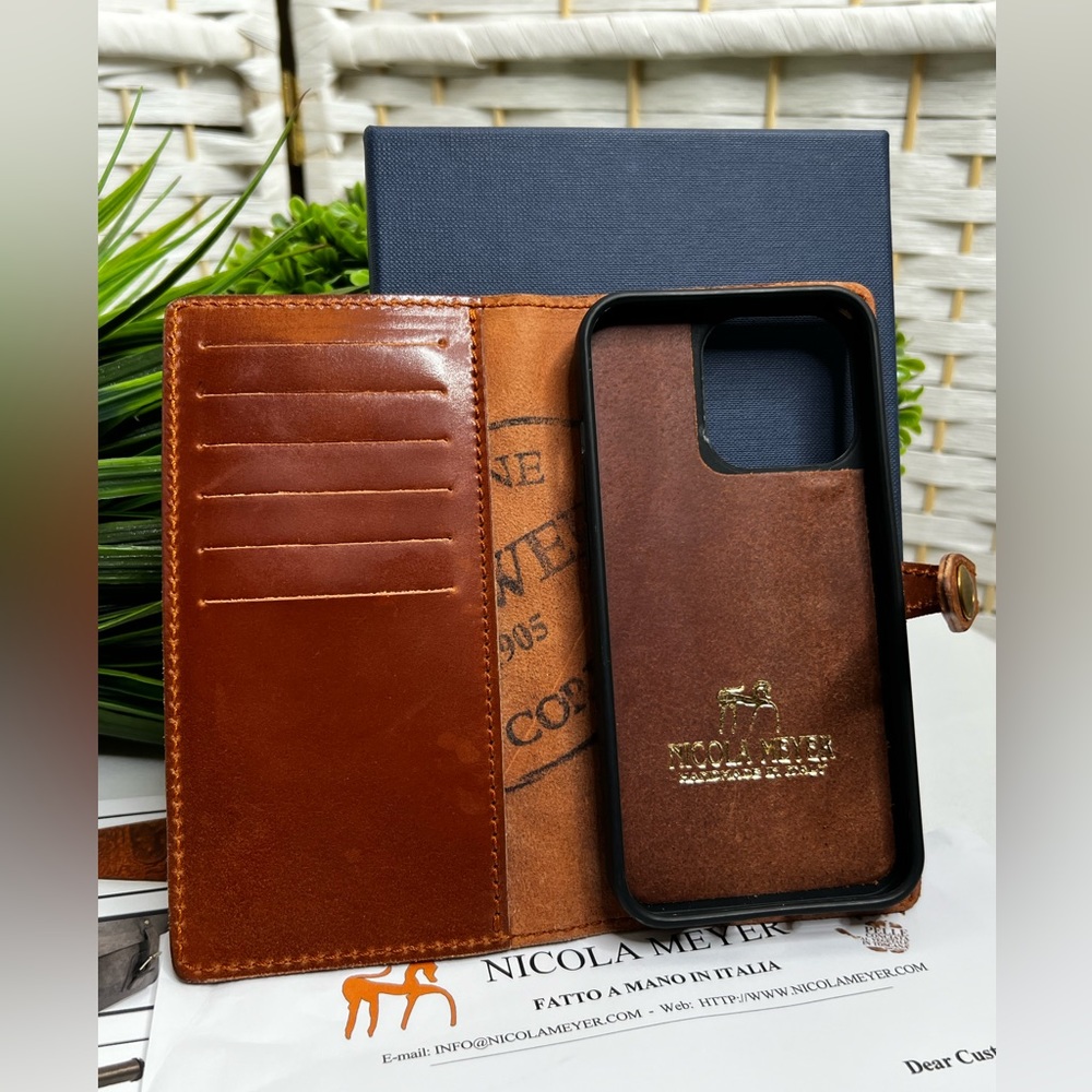 Nicola Meyer Geniune Shell CORDOVAN Vegetable Tanned Leather Iphone 13Pro Case